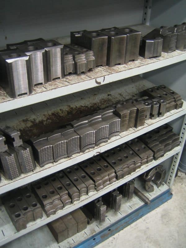 Istukan leukoja (OKUMA)