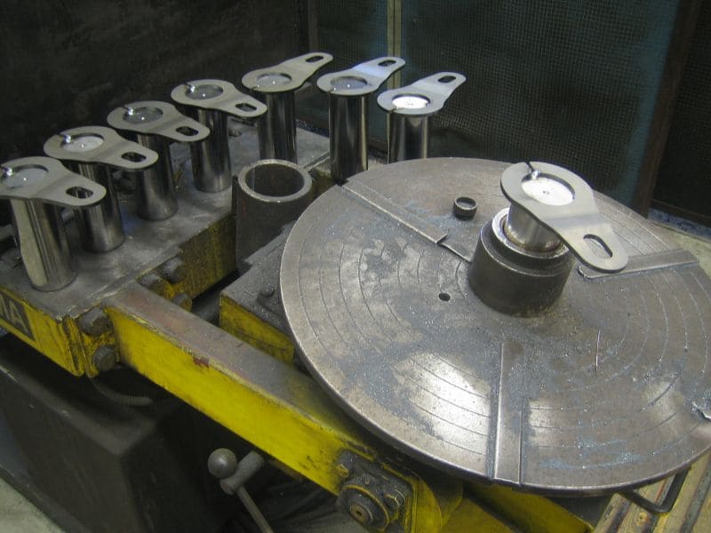 Akseleita puoliautomaattihitsauksessa