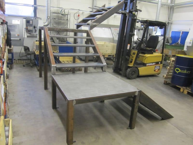 Porrasrakenne valmistuu