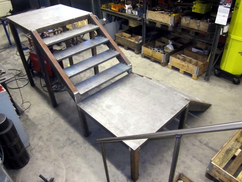 Porrasrakenteita välitasoilla