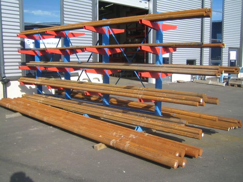 Varastoitua raaka-ainetta